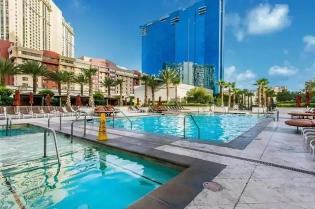 Beautiful Strip View Studio W Balcony 02807 location