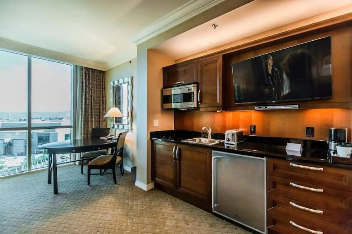 Apartment Beautiful Strip View Studio W Balcony 02807 Las Vegas